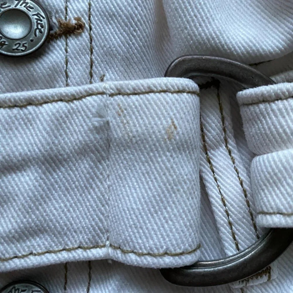 FREE People Cream Cotton 5 1/2” High  Rise Jean Cindy Utility Short Size 2 - Picture 6 of 13